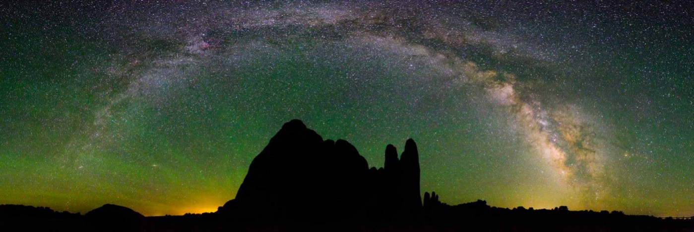 arches-milky-way-panorama-1