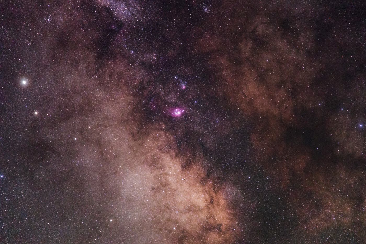 Milky Way Lagoon Nebula and Galactic Center, Pentax K-1 Mark II, Astrotracer, 40s, f/5.6, ISO 12800, Stack of 9
