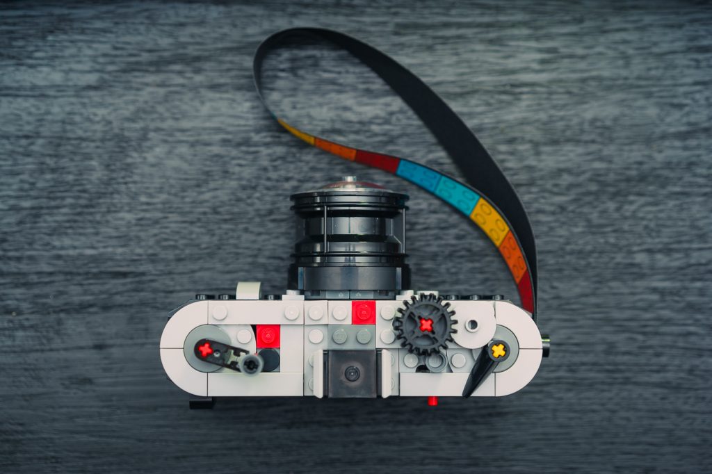 LEGO Leica M Rangefinder by Ian Norman -  lonelyspeck.com - LEGO Creator 3-in-1 Retro Camera